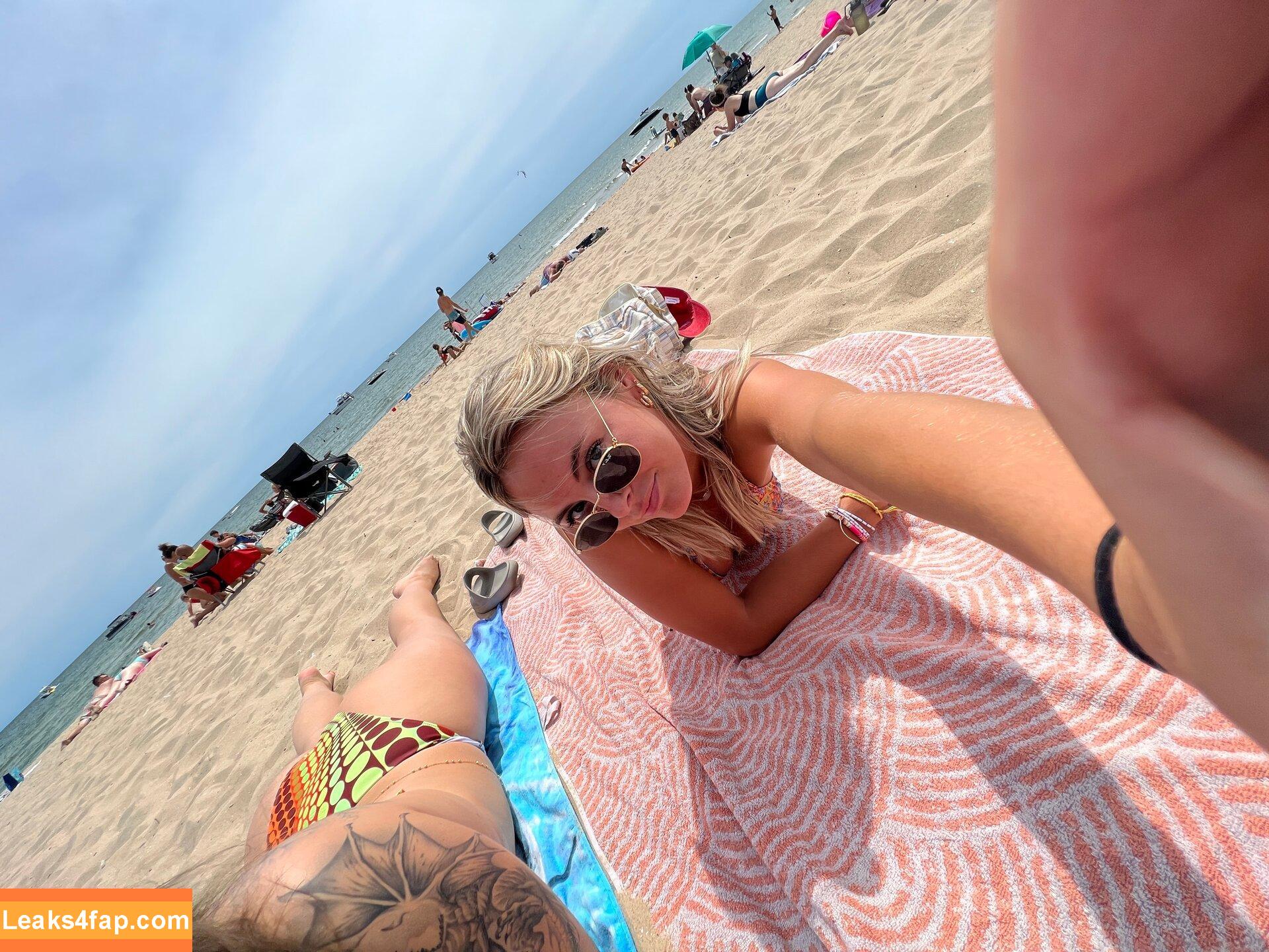 Beez ASMR / beezasmr leaked photo photo #0058