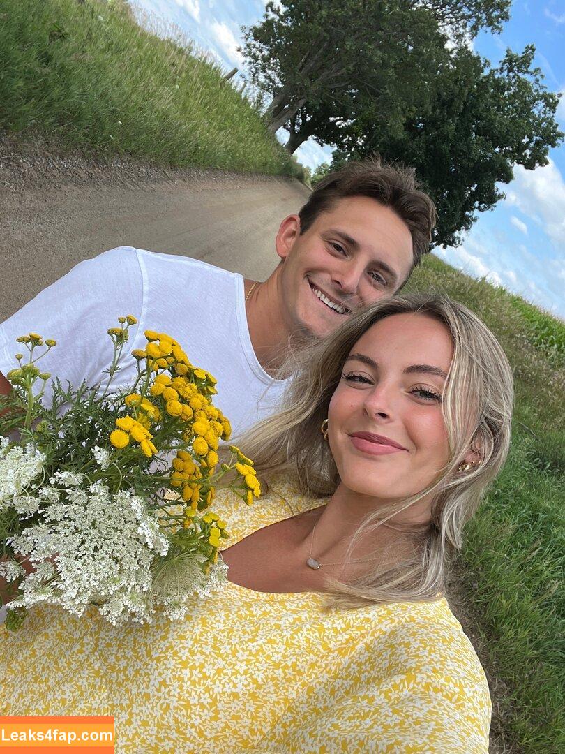 Beez ASMR / beezasmr leaked photo photo #0063