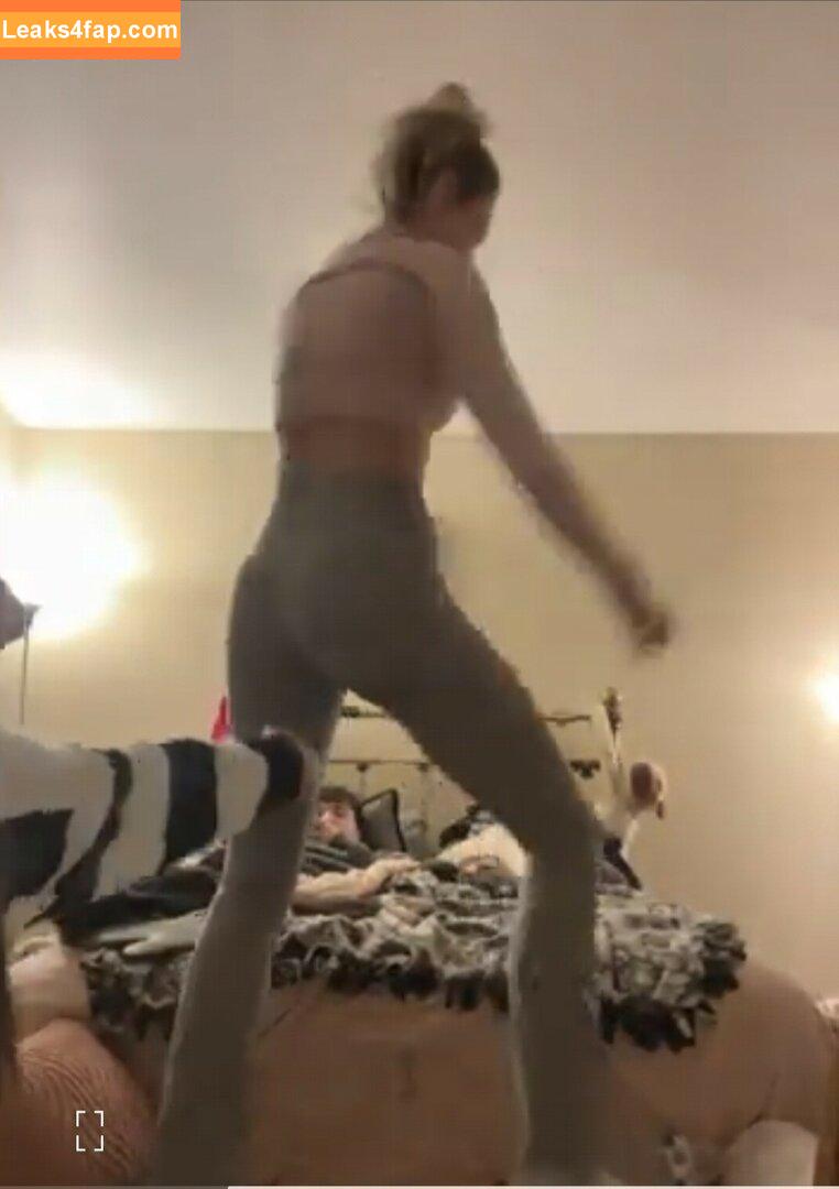 Beez ASMR / beezasmr leaked photo photo #0120