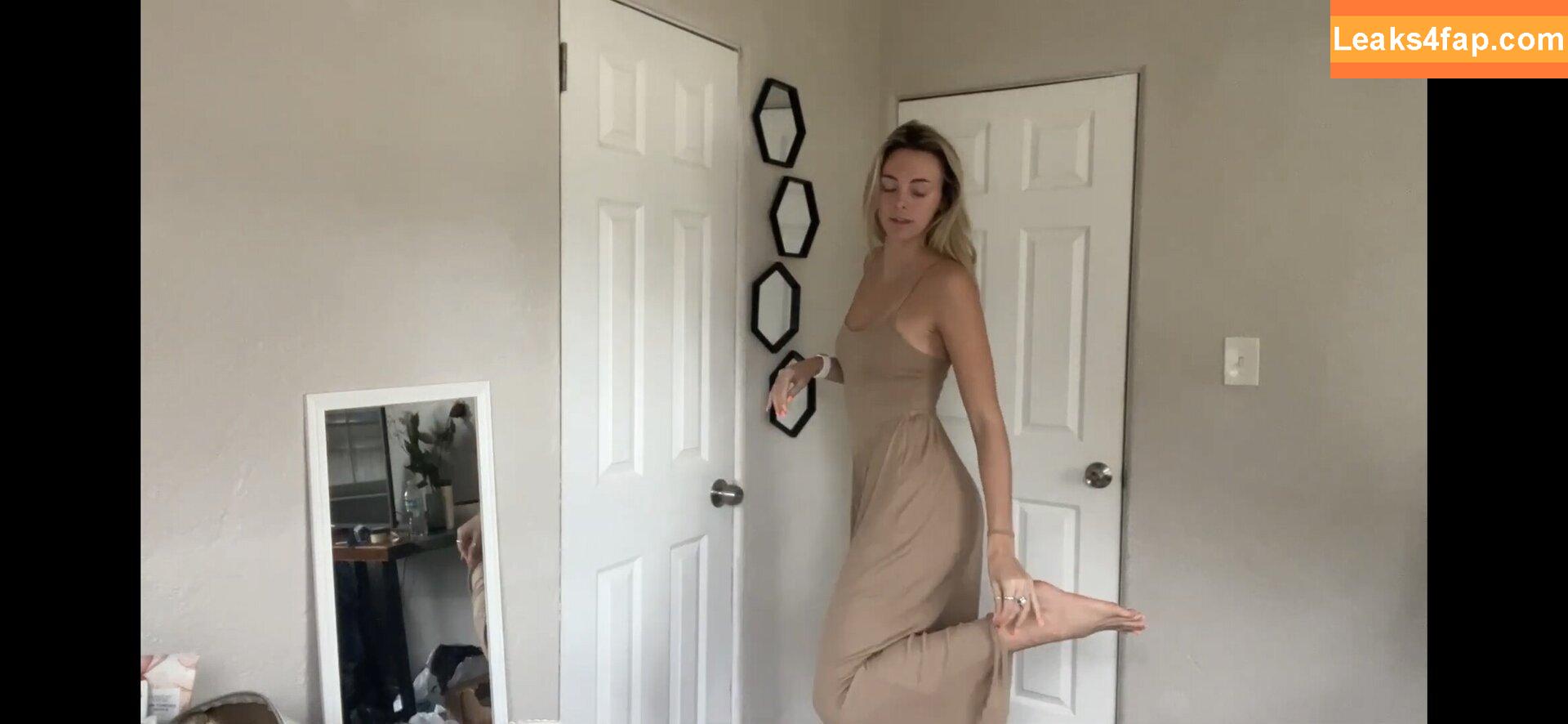 Beez ASMR / beezasmr leaked photo photo #0163