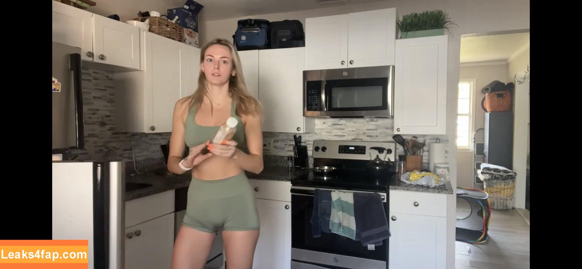 Beez ASMR / beezasmr leaked photo photo #0183