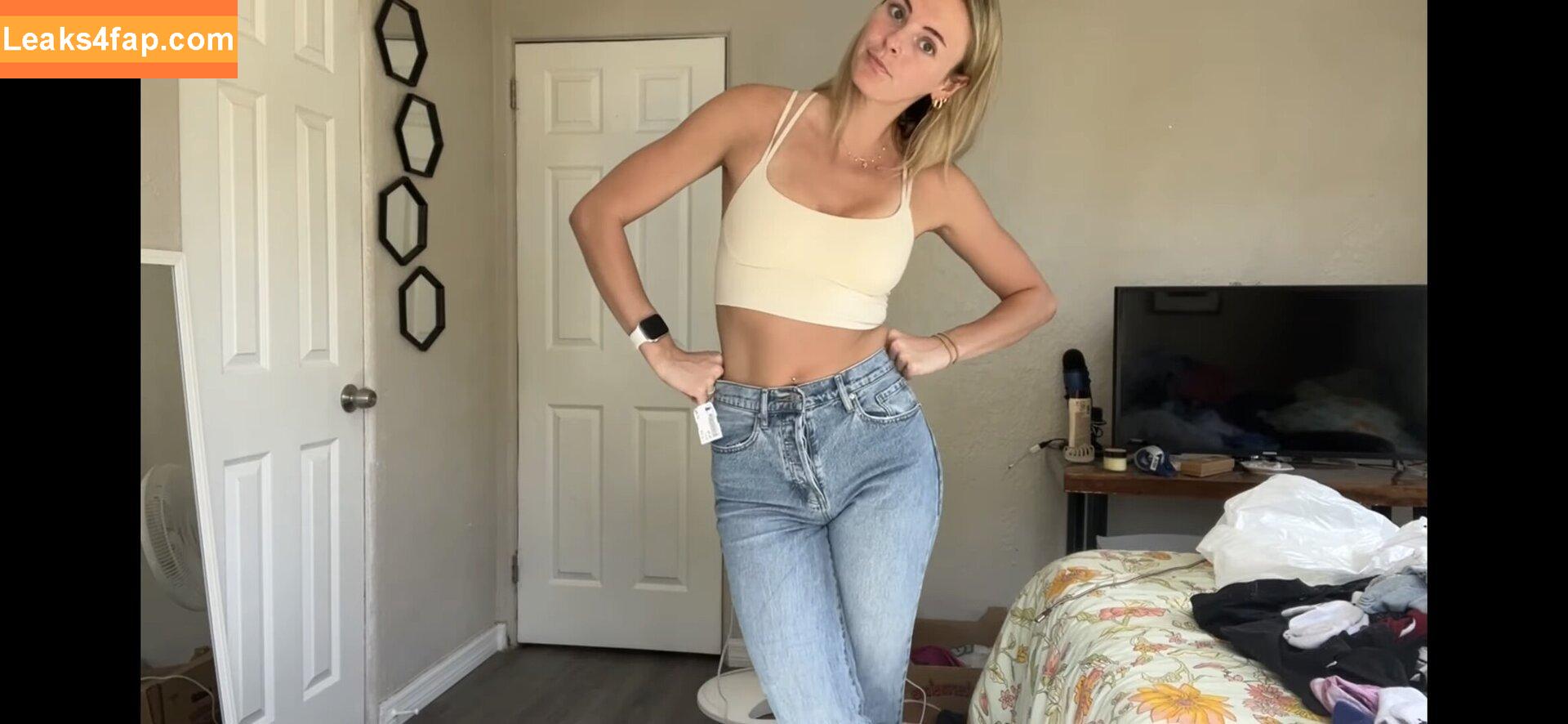 Beez ASMR / beezasmr leaked photo photo #0190