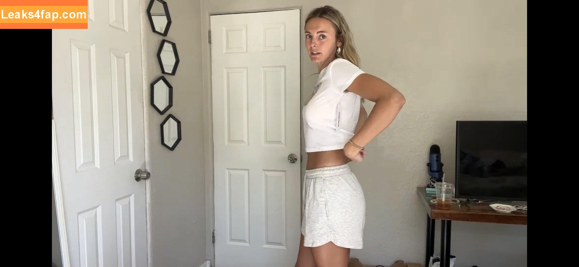 Beez ASMR / beezasmr leaked photo photo #0198