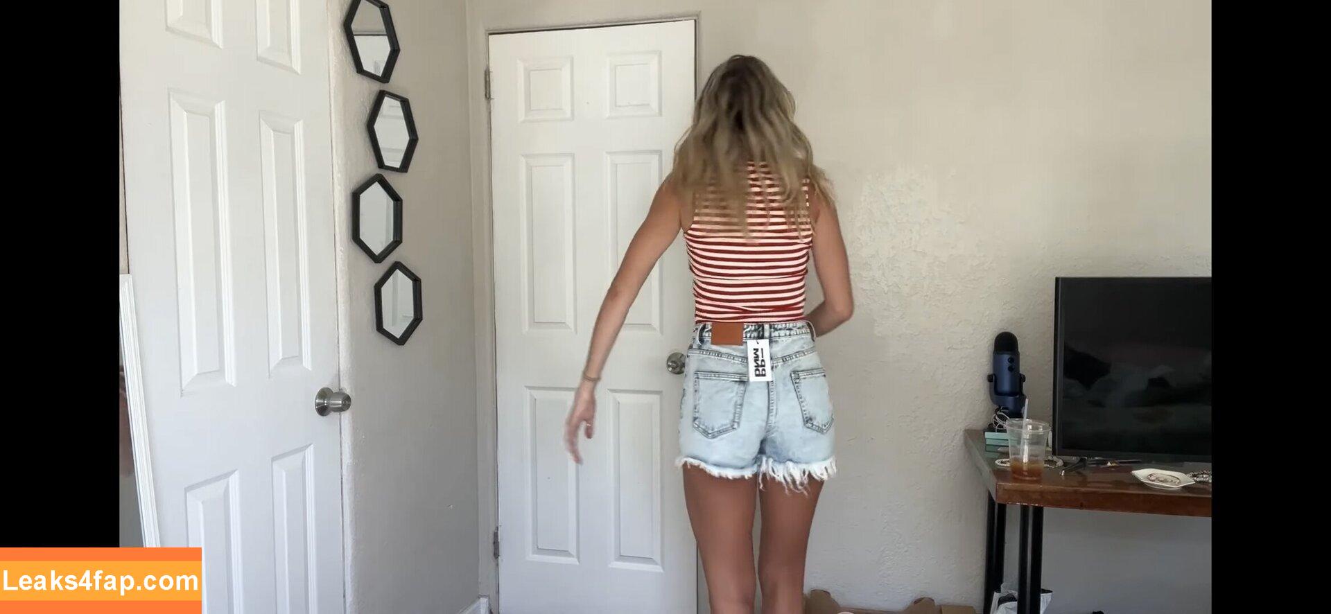 Beez ASMR / beezasmr leaked photo photo #0207