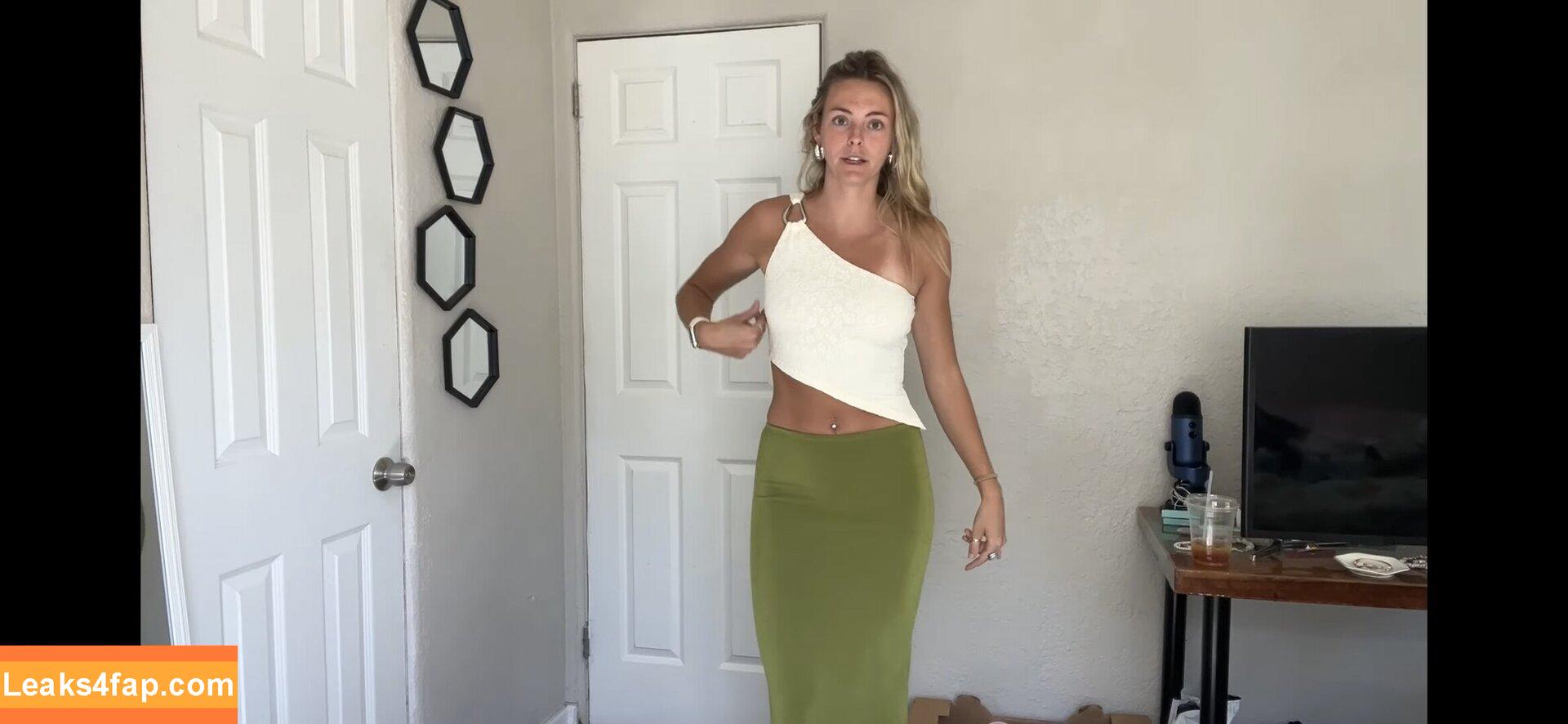 Beez ASMR / beezasmr leaked photo photo #0215