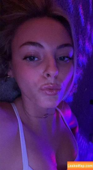 Beez ASMR photo #0005