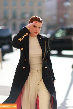 Bella Thorne photo #1376