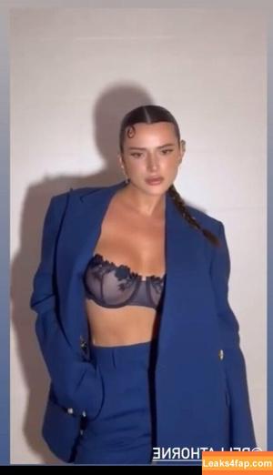 Bella Thorne photo #3695