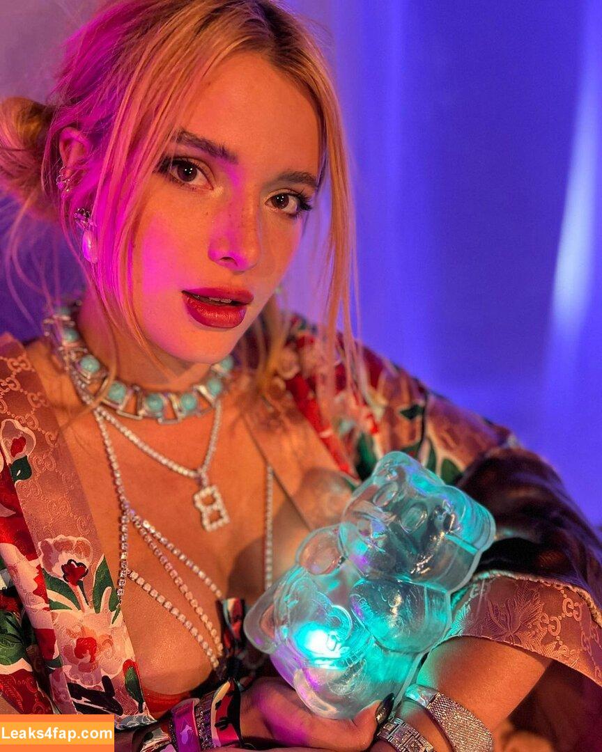 Bella Thorne / bellathorne / bellathorneoff слитое фото фото #4382