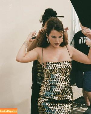 Bella Thorne photo #4070