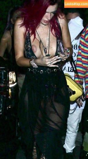 Bella Thorne photo #4318