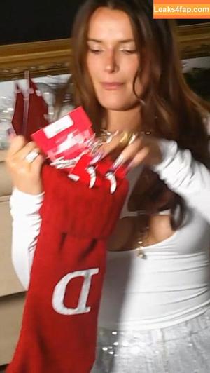 Bella Thorne photo #4559