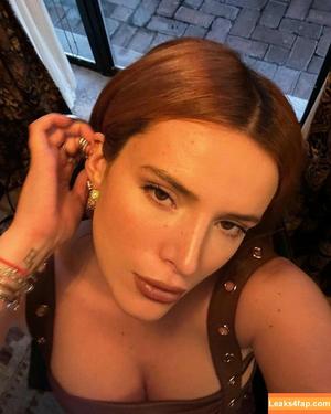 Bella Thorne photo #4679