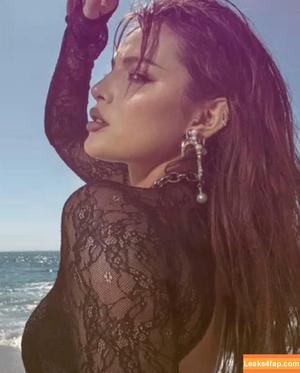 Bella Thorne photo #4700