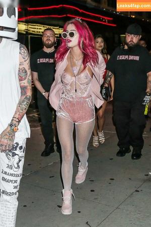 Bella Thorne photo #4712