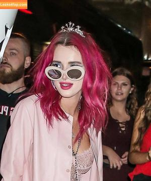 Bella Thorne photo #4715