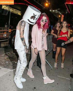 Bella Thorne photo #4717