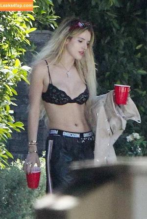 Bella Thorne photo #4725