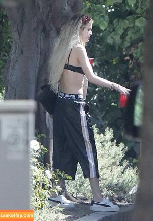 Bella Thorne photo #4729
