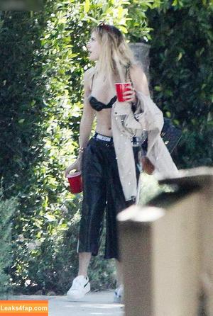 Bella Thorne photo #4731