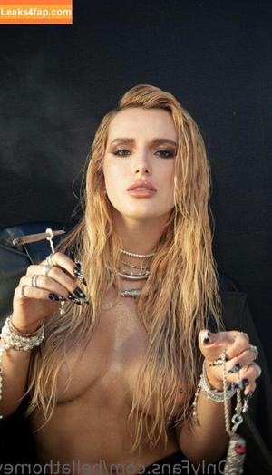 Bella Thorne photo #4732