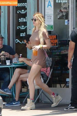 Bella Thorne photo #4741