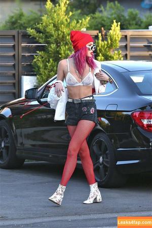 Bella Thorne photo #4769