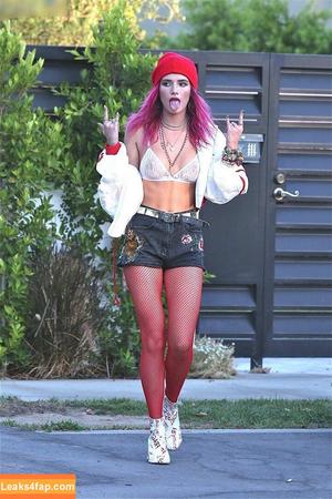 Bella Thorne photo #4777