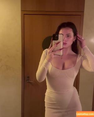 Bella Thorne photo #4783