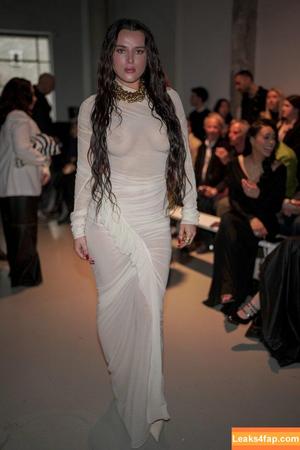 Bella Thorne photo #4883