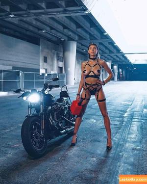 Bella White фото #0061