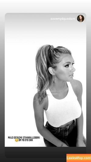 Bella White photo #0445