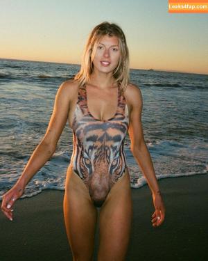 Bella White photo #0469