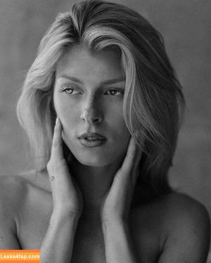 Bella White photo #0619