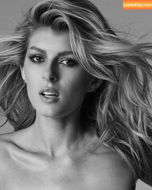 Bella White photo #0623