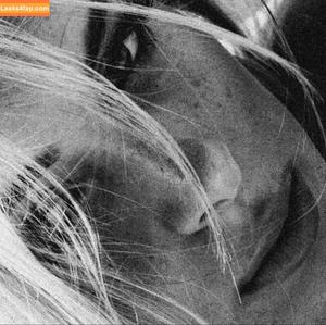 Bella White photo #0625