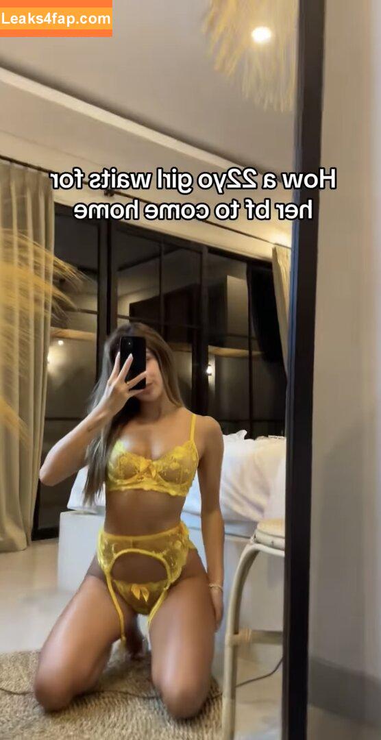 Bellabloom19 / lilboobella leaked photo photo #0003