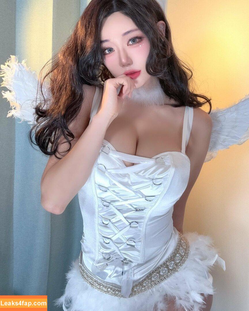 Berry / berry_is_blooming leaked photo photo #0404
