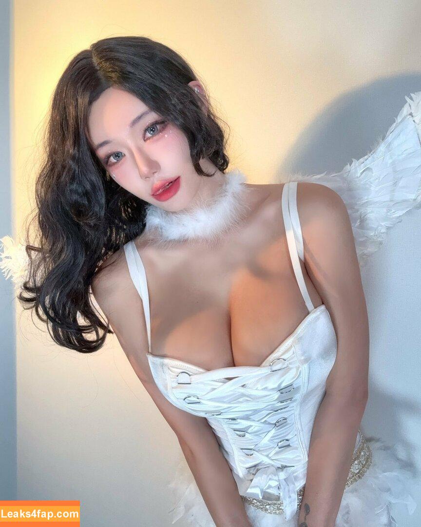 Berry / berry_is_blooming leaked photo photo #0406