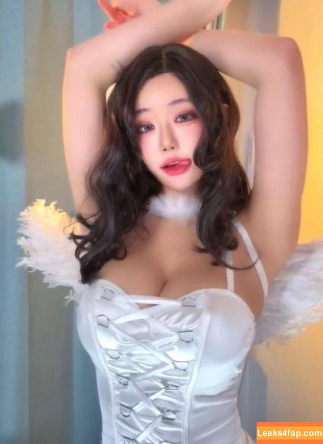 Berry / berry_is_blooming leaked photo photo #0418