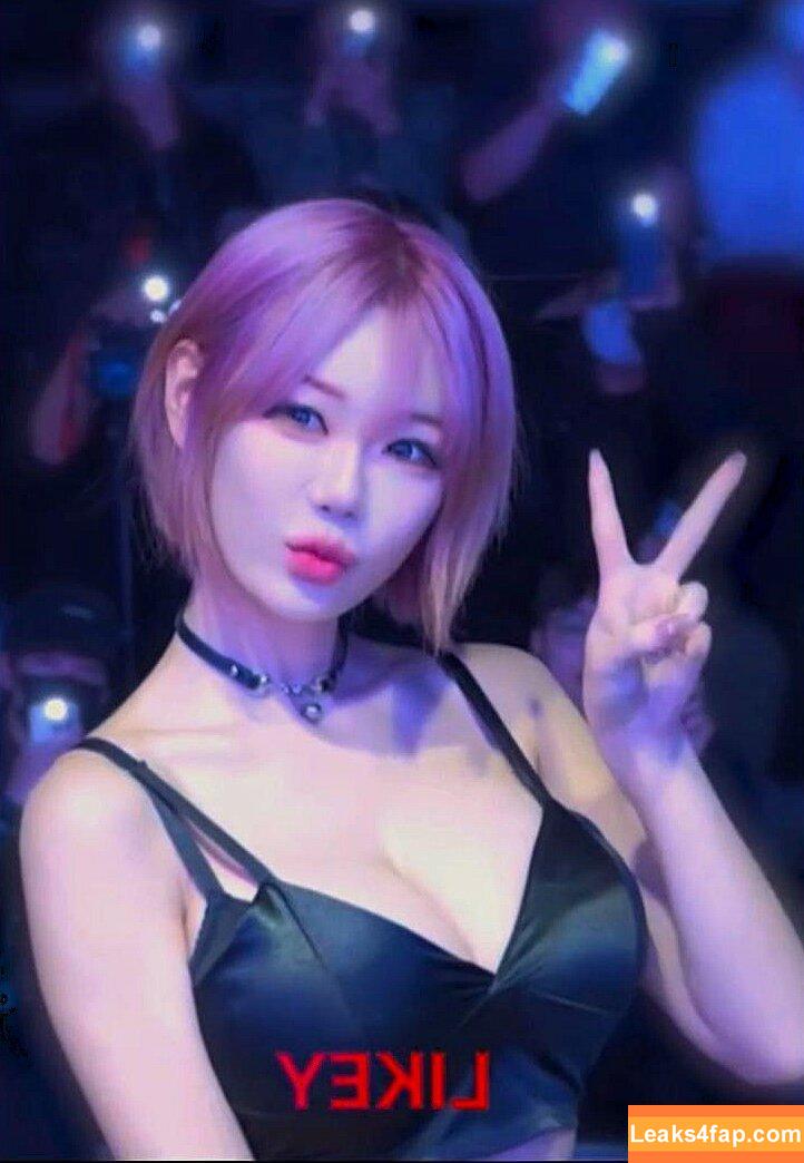 Berry / berry_is_blooming leaked photo photo #0496