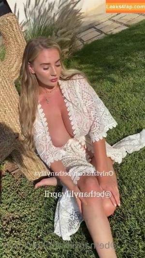 Bethany Lily April photo #0007