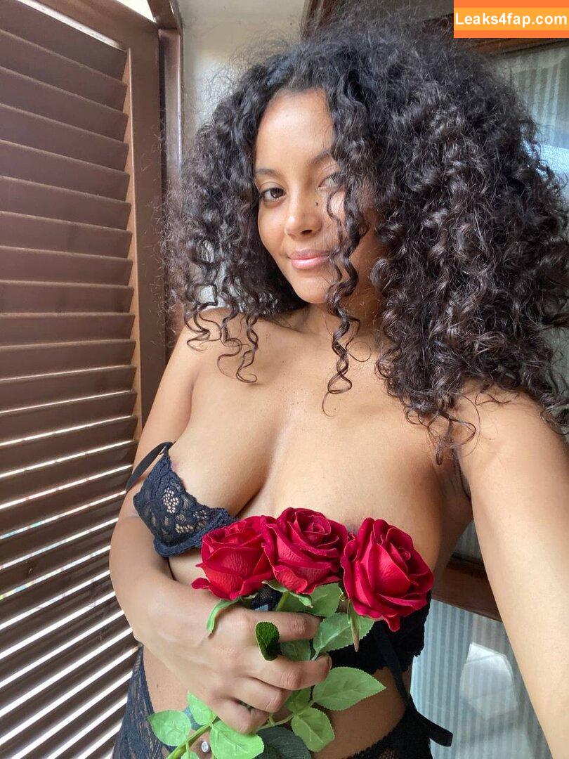 Blackkswan / thayanne silva leaked photo photo #0002