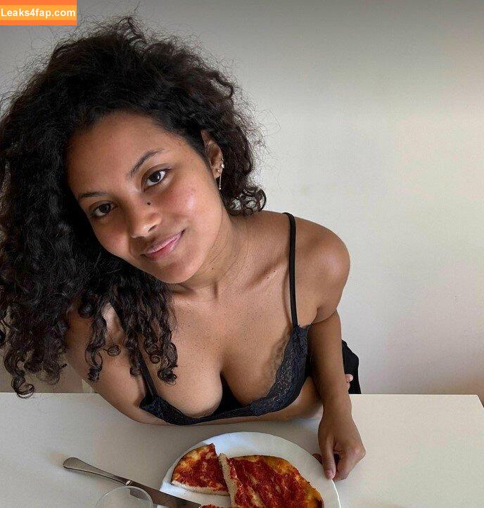Blackkswan / thayanne silva leaked photo photo #0006