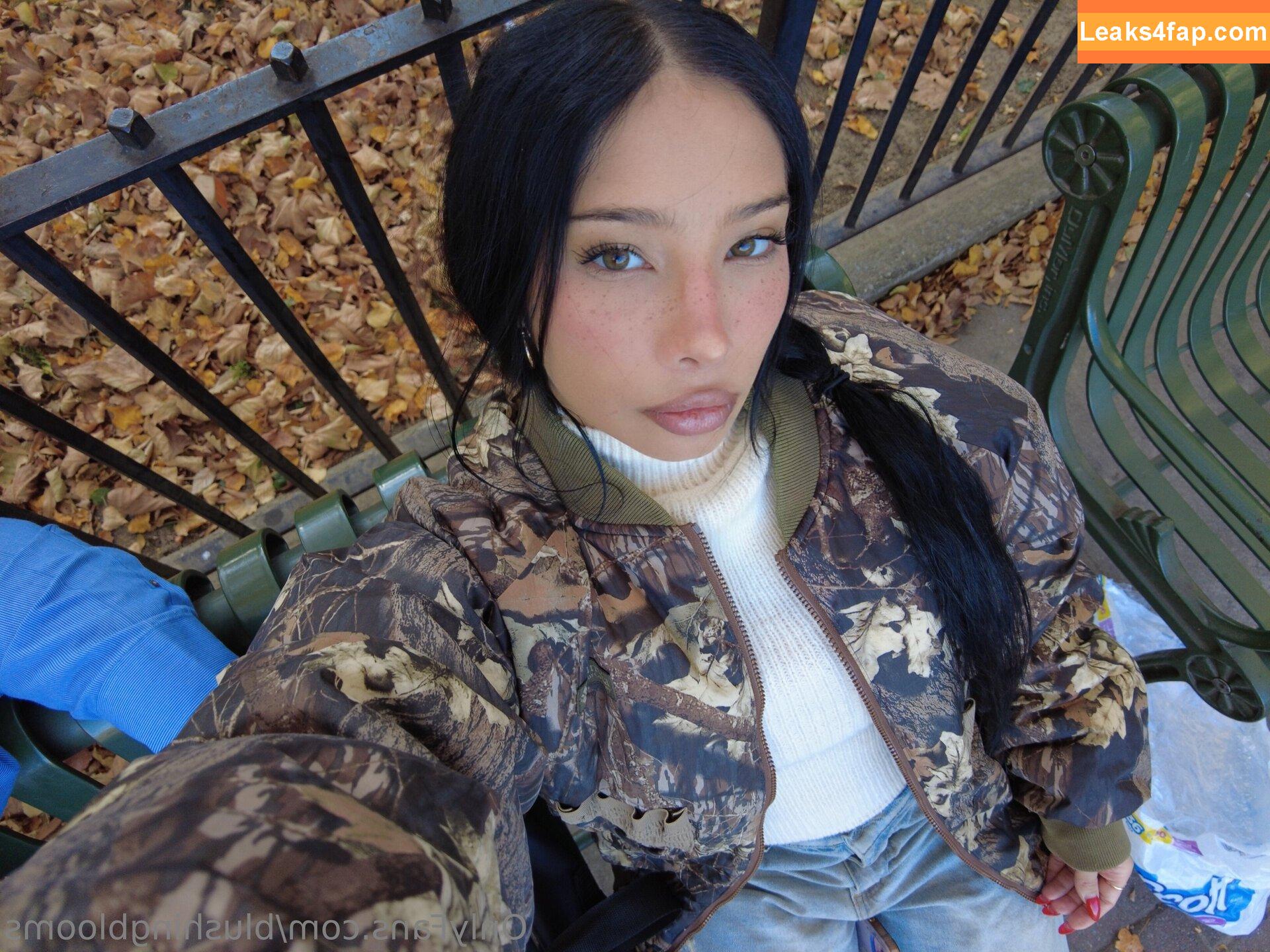 blushingblooms / blushingbloomsmn leaked photo photo #0017