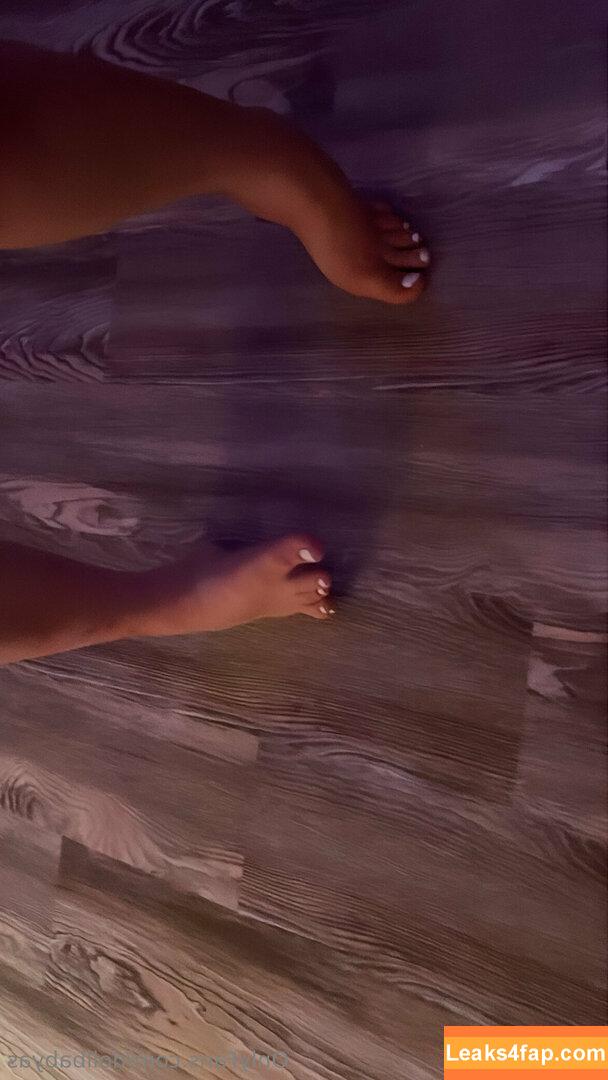 Bougeediaries1 / girlhefunny1x / helenab4by / helenaxxx leaked photo photo #0006