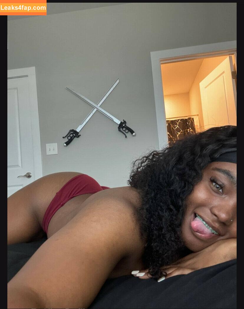 Brebrelee Loveleeb / brebre.lee / loveleeb leaked photo photo #0003