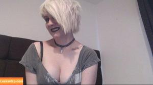 BritishEmoChick photo #0007