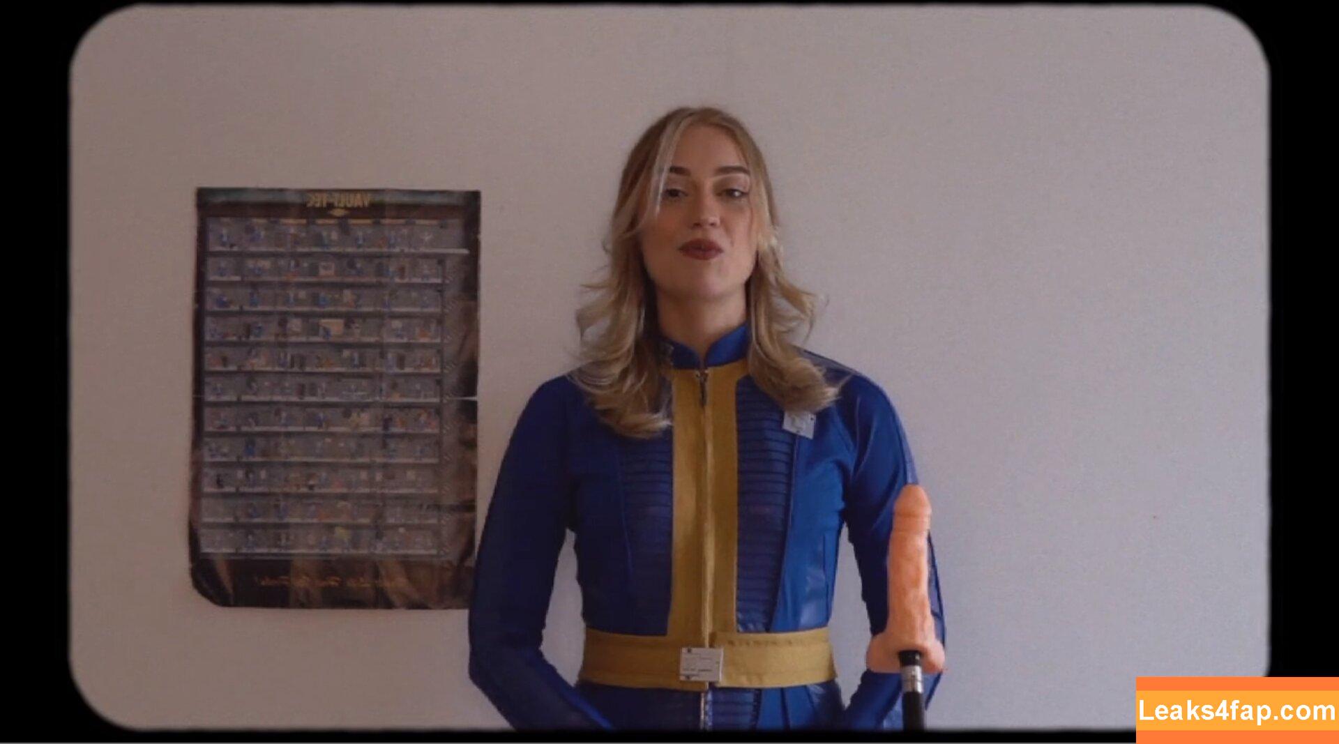 bruhrelia /  leaked photo photo #0027