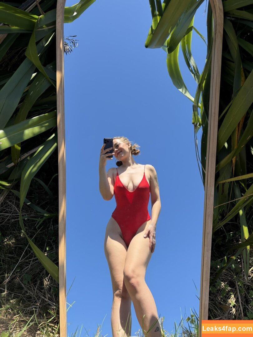 bruhrelia /  leaked photo photo #0031